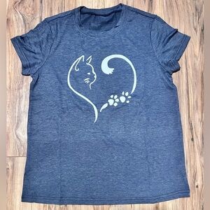 NWOT cat tshirt 😸